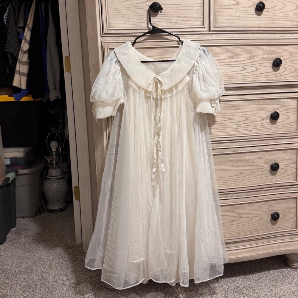 Val Mode Vintage White Sheer Robe and Nightgown Set Pleated Ruffle Medium
